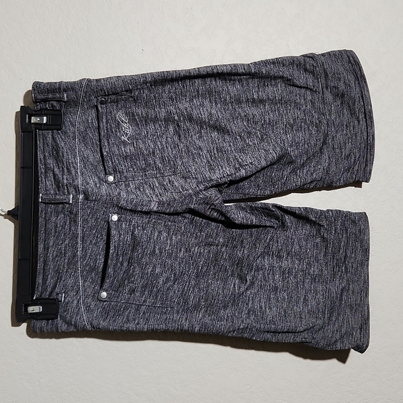Kuhl Shorts Womens size 4 Bermuda Heather Gray Athletic - Picture 1 of 8